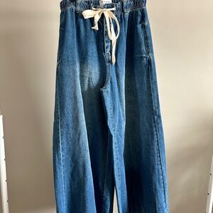 Wide Legged Drawstring Jeans